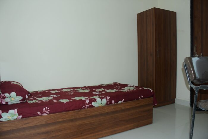 Aromaa prime girls hostel in Coral Park Kota