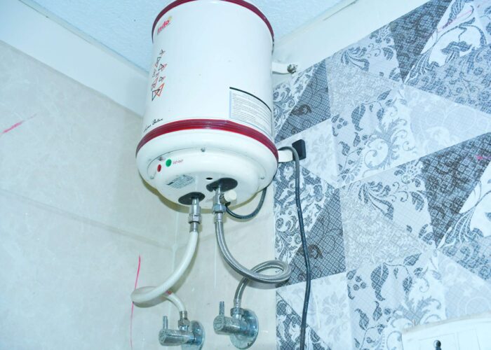 696 Bathroom 2 scaled